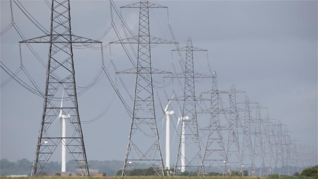 UK Energy Regulator Plans Faster Grid Tie-Ups for New Projects