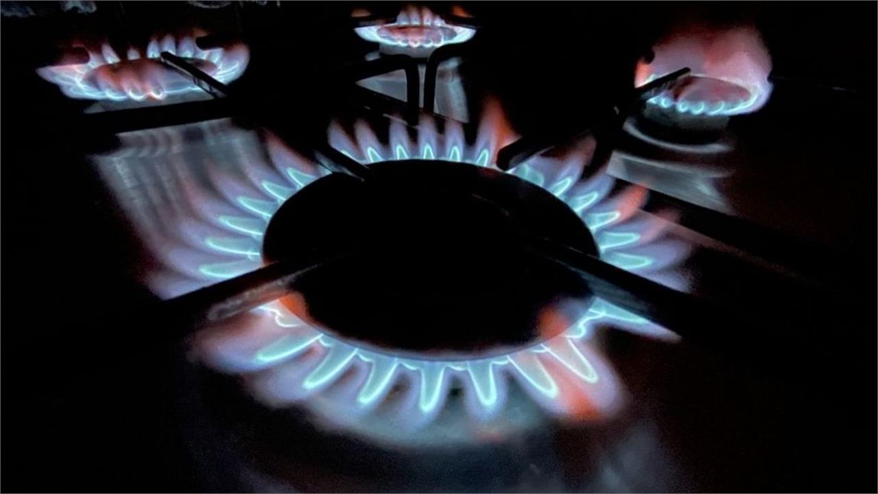 Italy Calls for EU Gas Price Cap at 60 Euros per Megawatt Hour